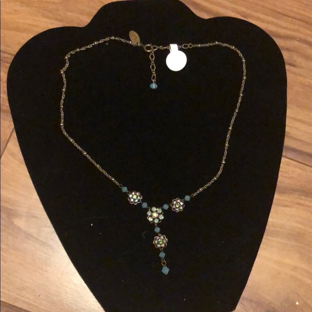 Lizpaiacios- Flower Necklace